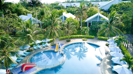 khách sạn hồ tràm gần biển