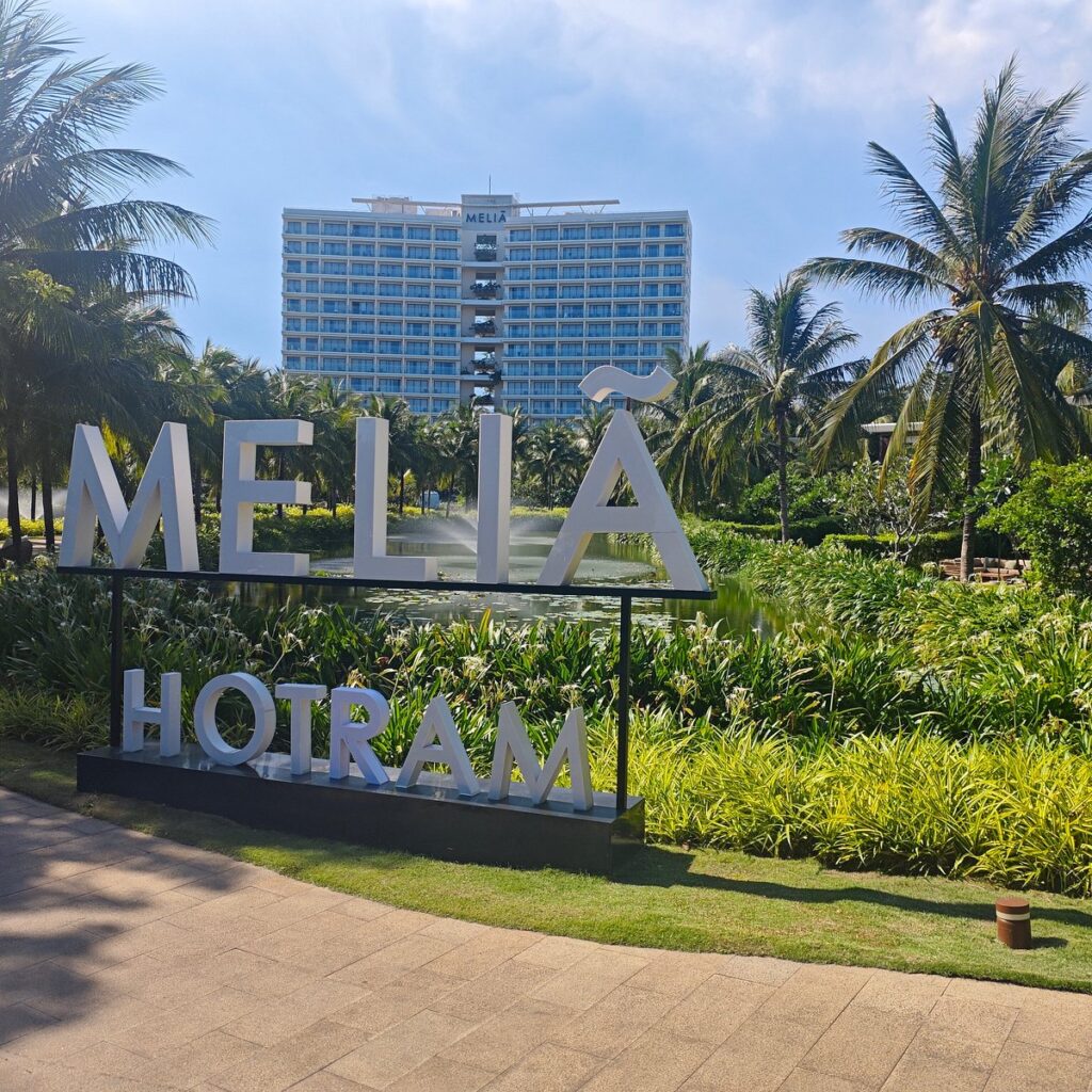 Khách Sạn Hồ Tràm
