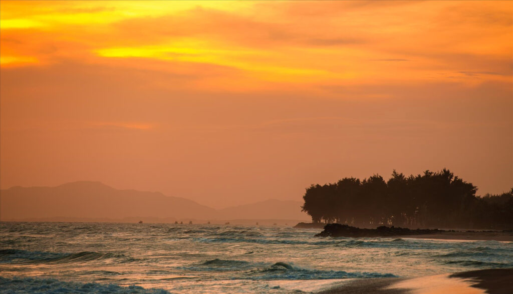Ngắm Bình Minh Ở Hồ Tràm Ở Đâu